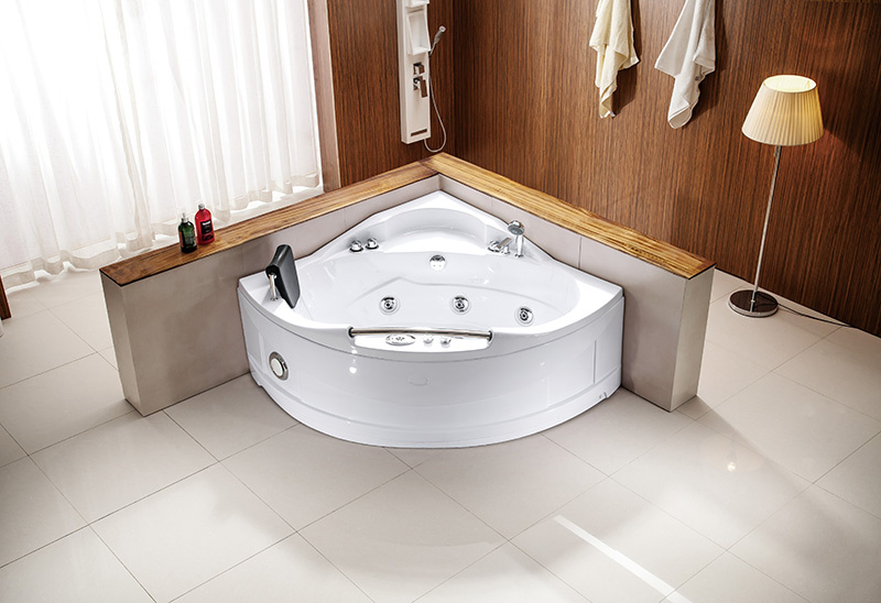 A003 1360mm Anguli Charybdis Massage Bathtub